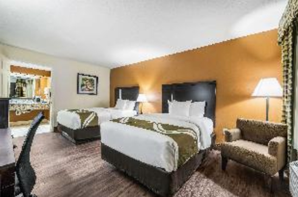 Quality Inn & Suites Corinth West Image 10