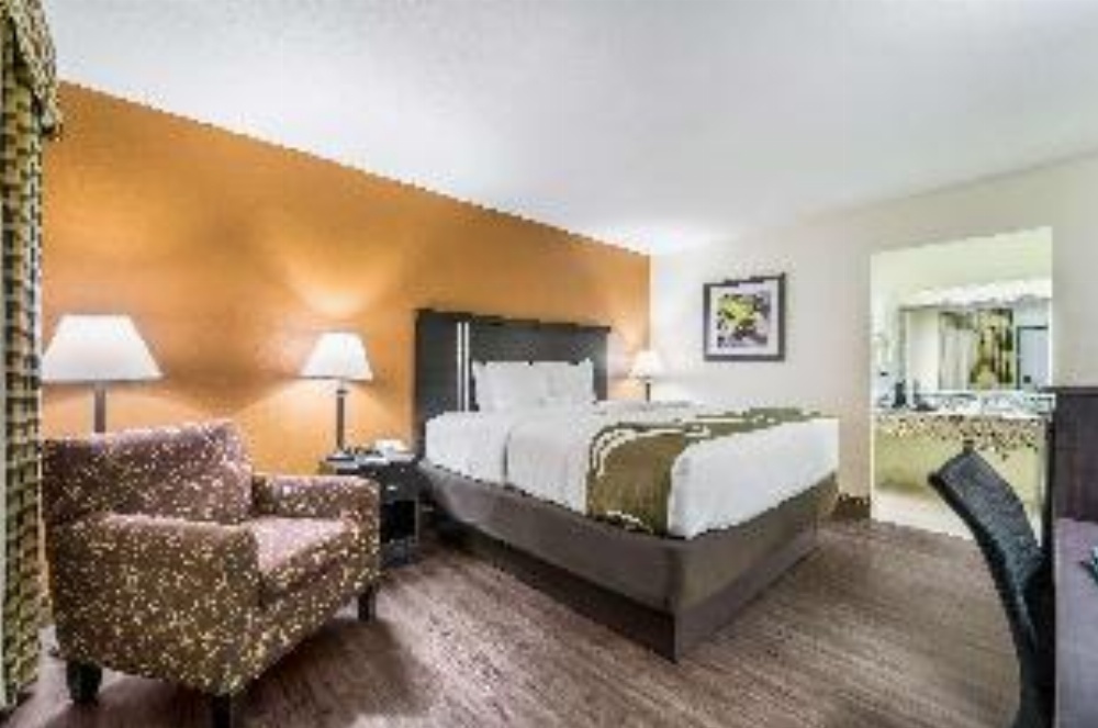 Quality Inn & Suites Corinth West Image 11