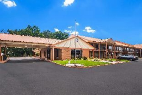 Quality Inn & Suites Corinth West image 12